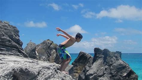 horseshoe bay bermuda cliff jumping